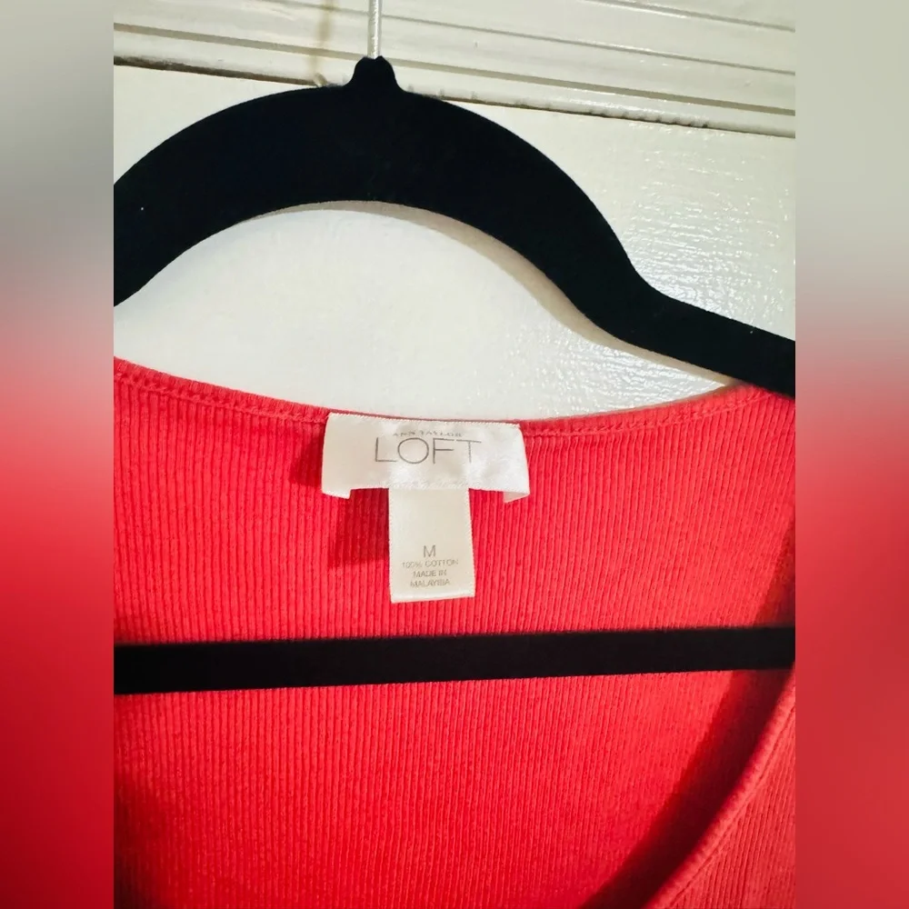 👑 MEDIUM LOFT Vibrant Red Tank Top by - Picture 2 of 10
